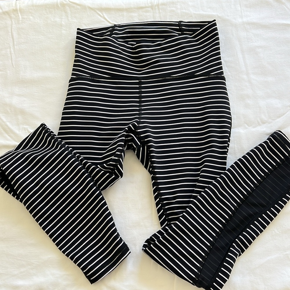 Black and White Striped Leggings with Wide Waistband - Picture 3 of 4